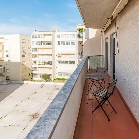 Houze_apartment W/ Terrace, Perfect For Surfers! * Costa da Caparica